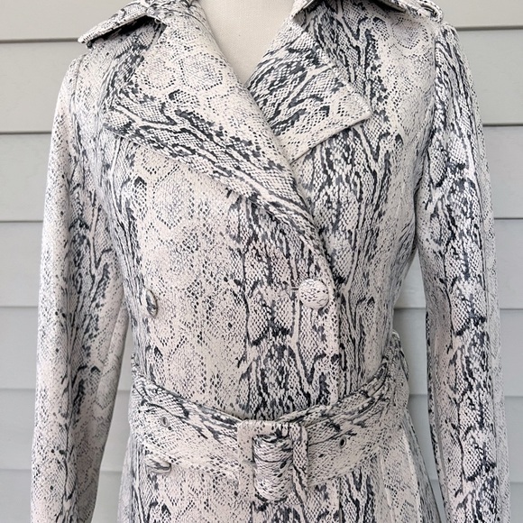 Anthropology Avec Les Filles snake print faux leather trench coat - Picture 3 of 16